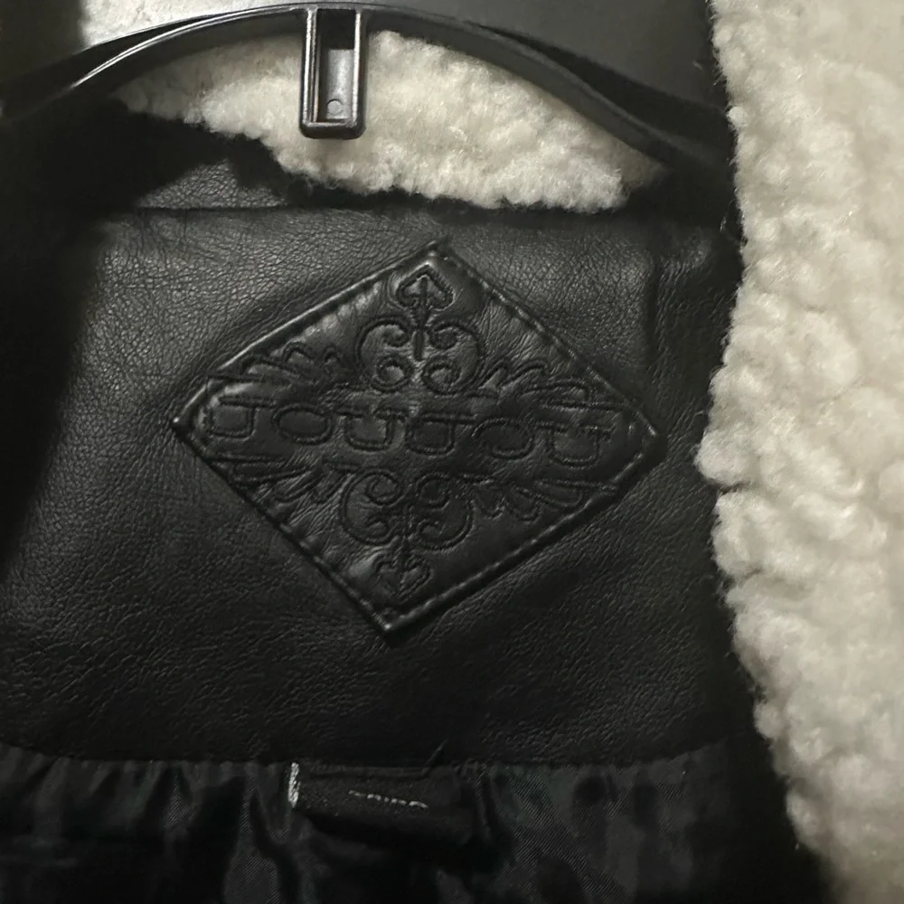 Nice black Jou Jou jacket with removable fuzzy collar XXL - Picture 2 of 9